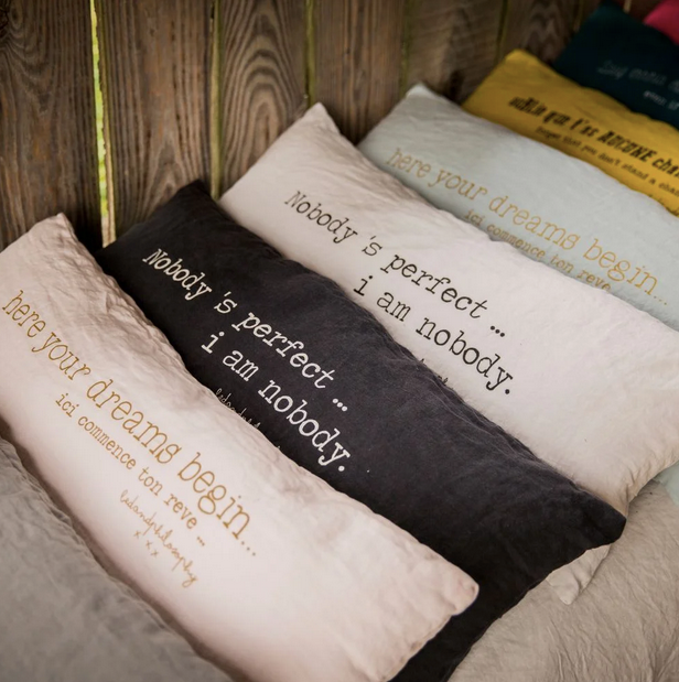Coussin en lin "Nobody"